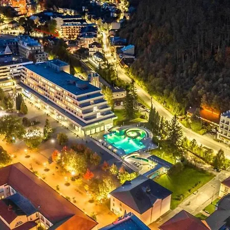 Kristoff Plaza Trencianske Teplice Апарт-отель *
