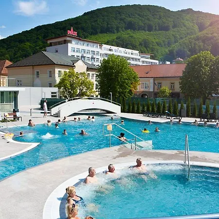 Kristoff Plaza Trencianske Teplice Апарт-отель Тренчин